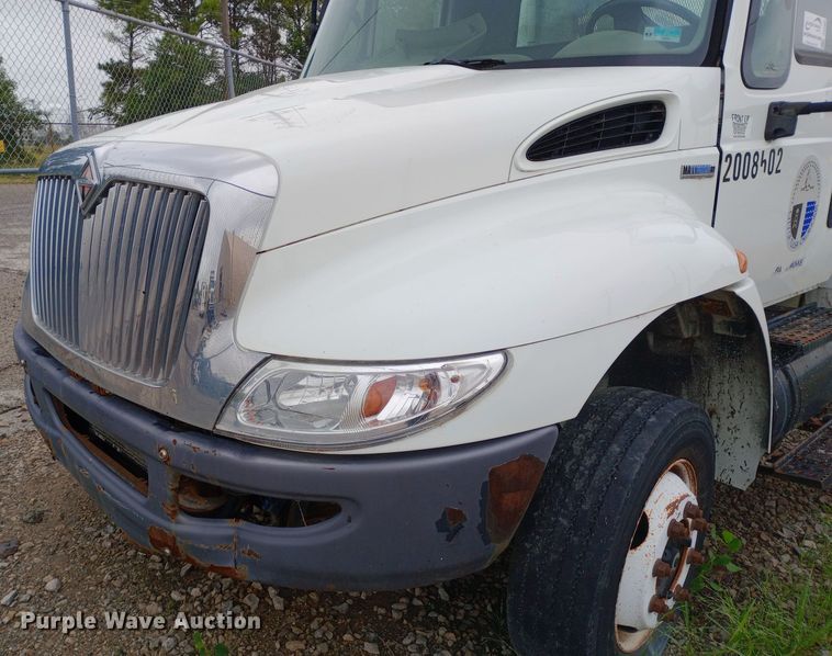 image for item DH1439 2008 International  4300 utility / service truck