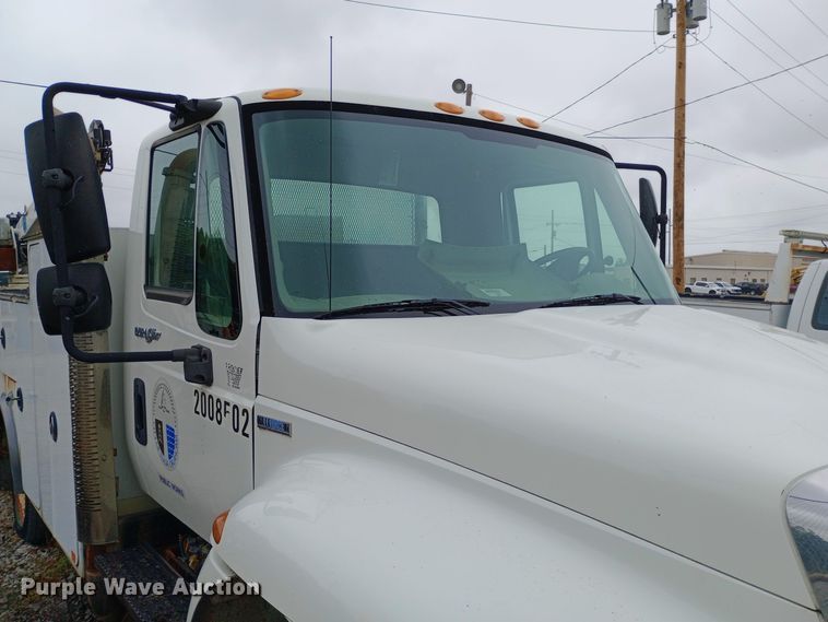 image for item DH1439 2008 International  4300 utility / service truck