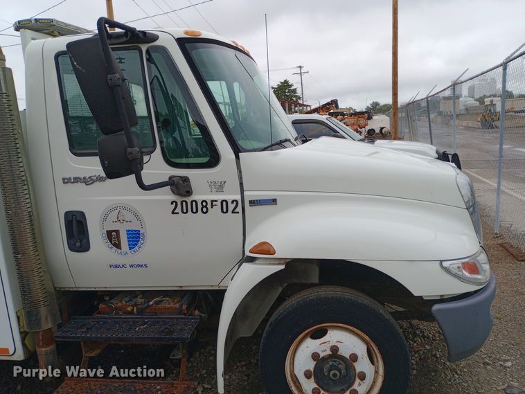 image for item DH1439 2008 International  4300 utility / service truck