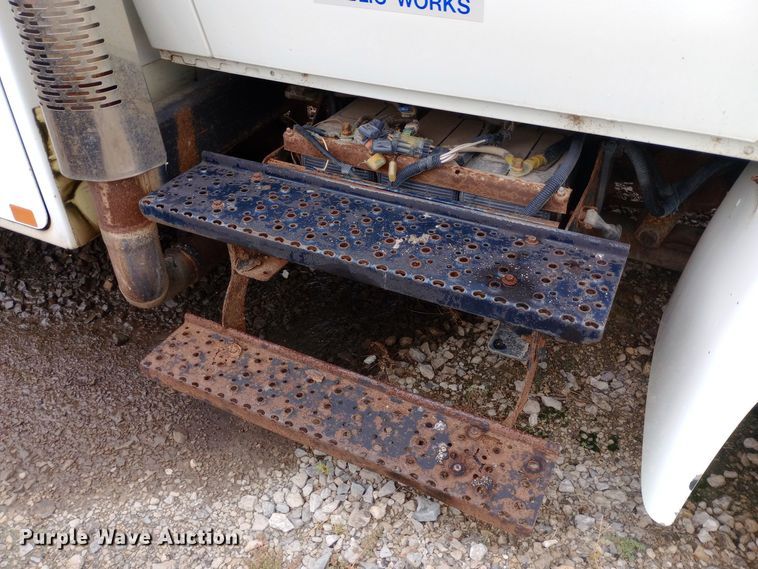 image for item DH1439 2008 International  4300 utility / service truck