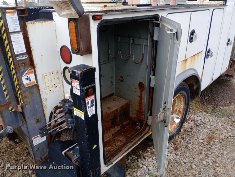 image for item DH1439 2008 International  4300 utility / service truck