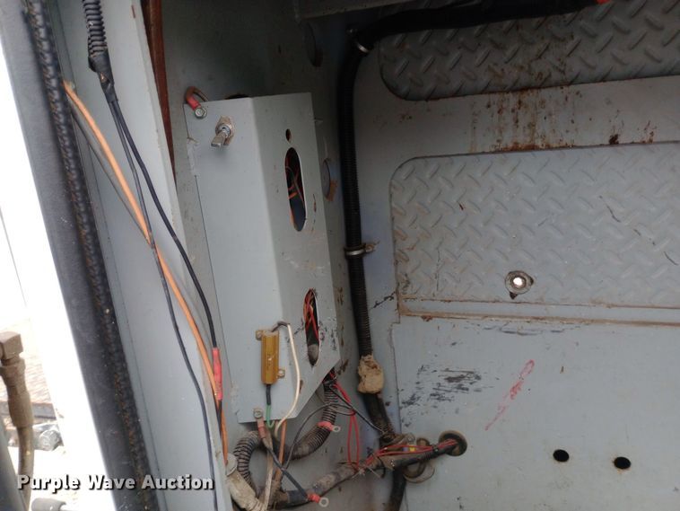 image for item DH1439 2008 International  4300 utility / service truck