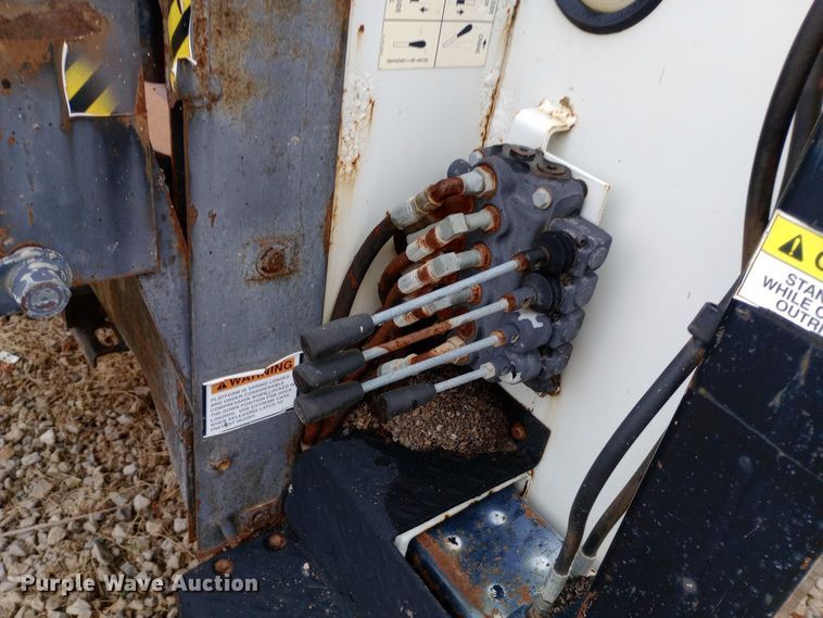 image for item DH1439 2008 International  4300 utility / service truck