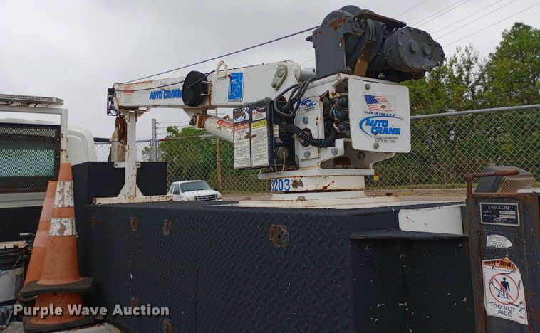 image for item DH1439 2008 International  4300 utility / service truck