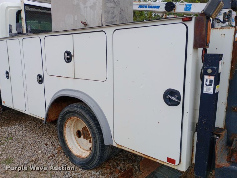 image for item DH1439 2008 International  4300 utility / service truck