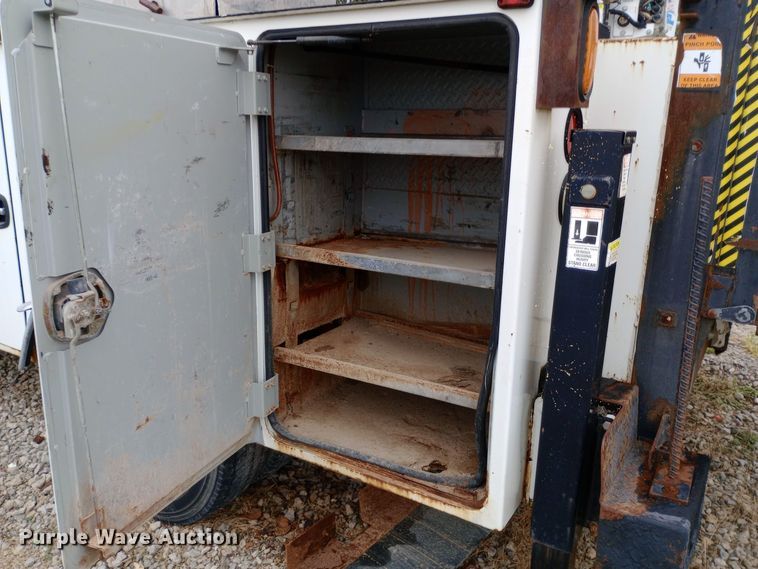 image for item DH1439 2008 International  4300 utility / service truck