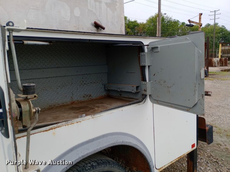 image for item DH1439 2008 International  4300 utility / service truck