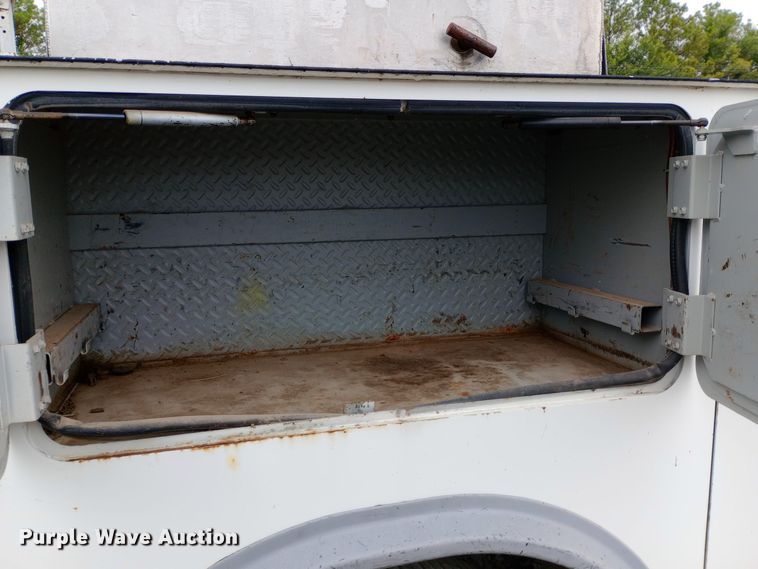 image for item DH1439 2008 International  4300 utility / service truck