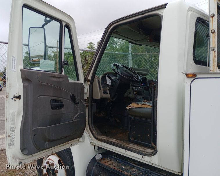 image for item DH1439 2008 International  4300 utility / service truck