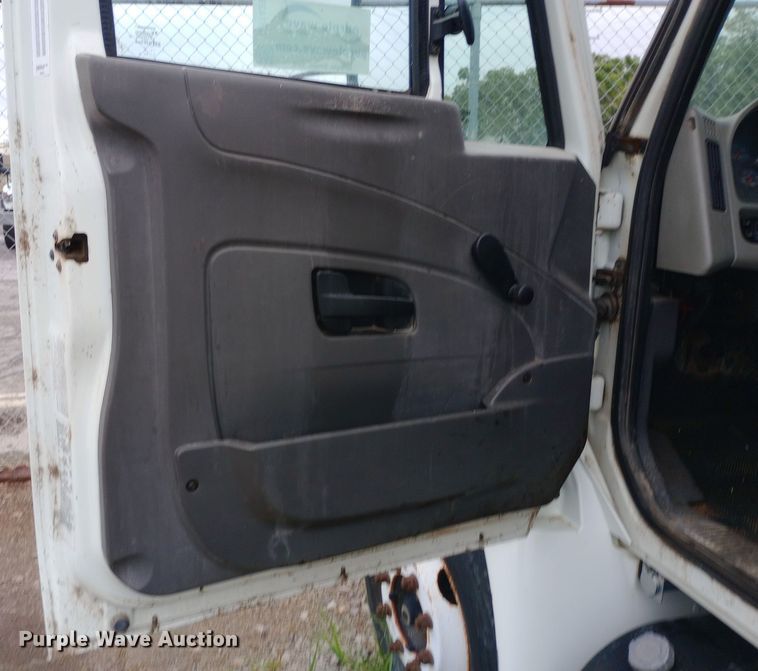 image for item DH1439 2008 International  4300 utility / service truck