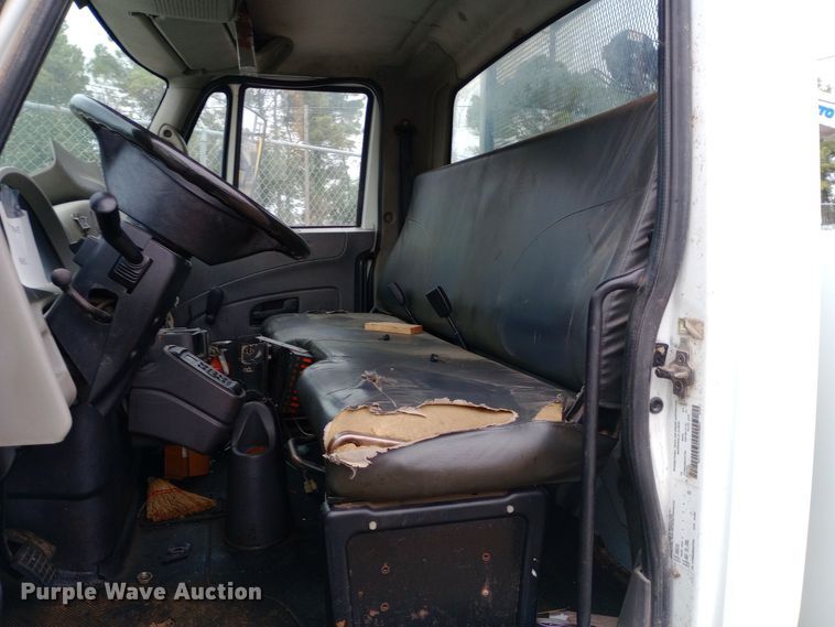 image for item DH1439 2008 International  4300 utility / service truck