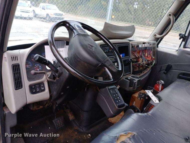 image for item DH1439 2008 International  4300 utility / service truck