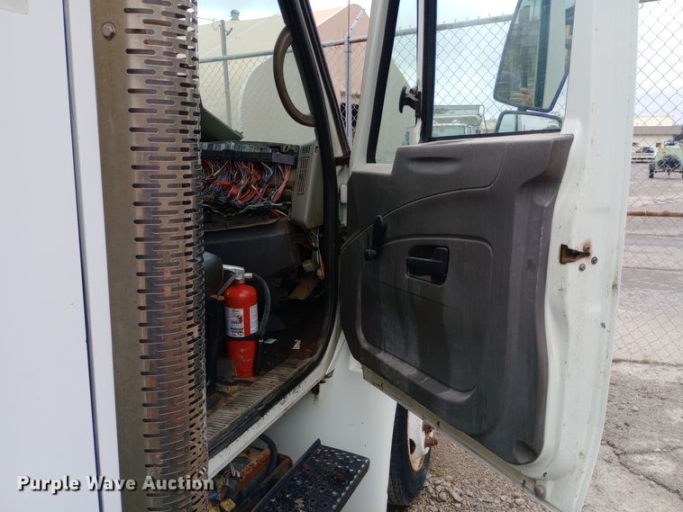 image for item DH1439 2008 International  4300 utility / service truck