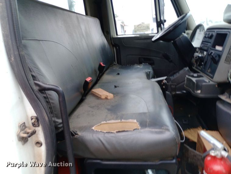 image for item DH1439 2008 International  4300 utility / service truck