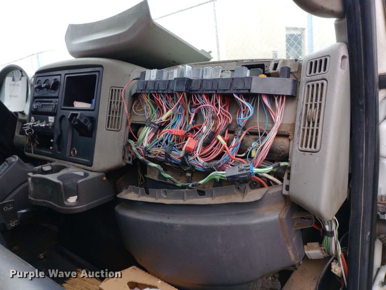 image for item DH1439 2008 International  4300 utility / service truck