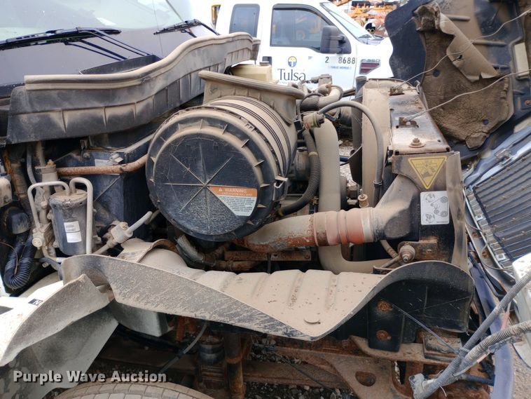 image for item DH1439 2008 International  4300 utility / service truck