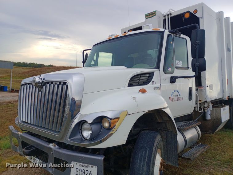 image for item DH1442 2011 International WorkStar 7300 refuse truck