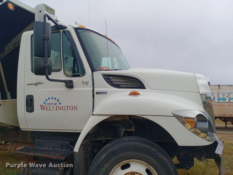 image for item DH1442 2011 International WorkStar 7300 refuse truck