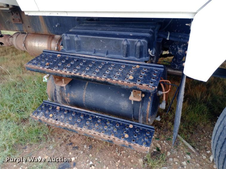 image for item DH1442 2011 International WorkStar 7300 refuse truck