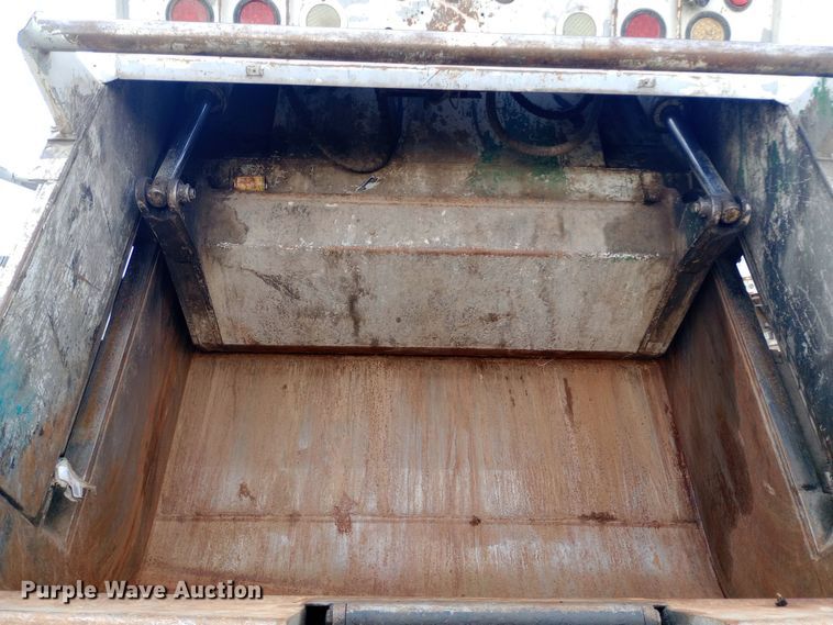 image for item DH1442 2011 International WorkStar 7300 refuse truck