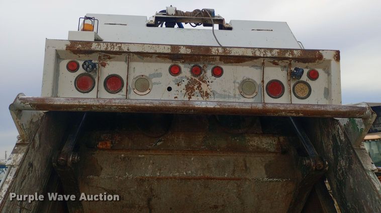 image for item DH1442 2011 International WorkStar 7300 refuse truck