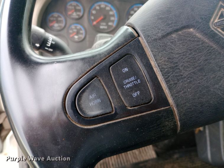 image for item DH1442 2011 International WorkStar 7300 refuse truck