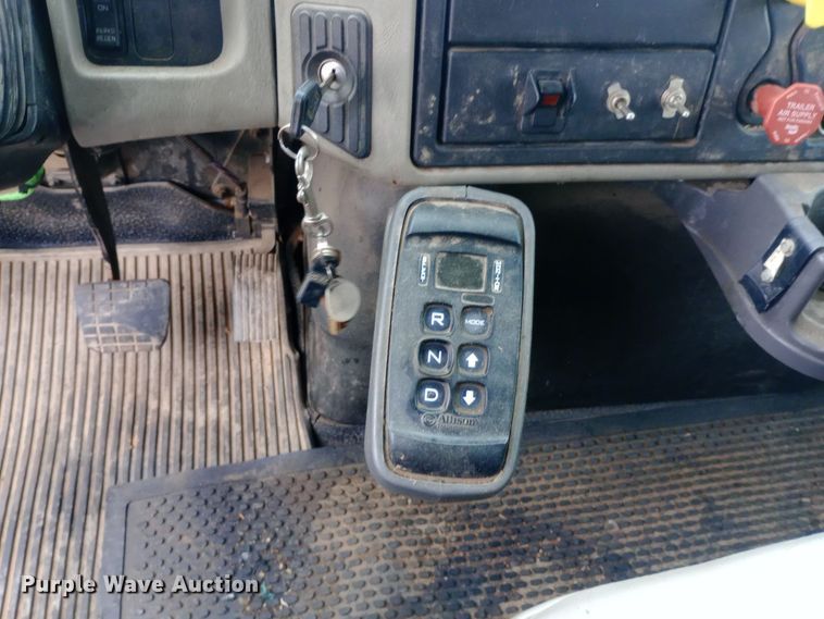 image for item DH1442 2011 International WorkStar 7300 refuse truck