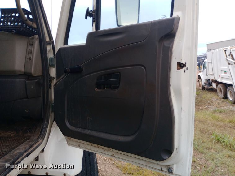 image for item DH1442 2011 International WorkStar 7300 refuse truck