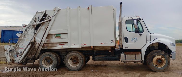 image for item DH1443 2006 Freightliner Business Class M2 refuse truck
