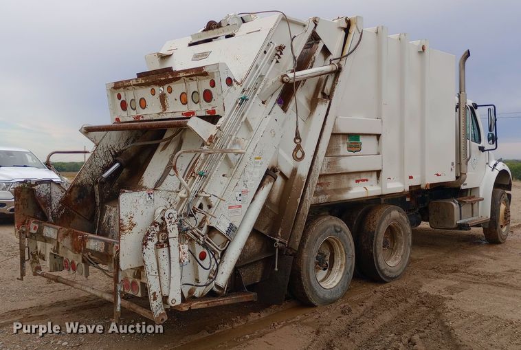 image for item DH1443 2006 Freightliner Business Class M2 refuse truck