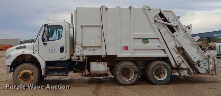 image for item DH1443 2006 Freightliner Business Class M2 refuse truck