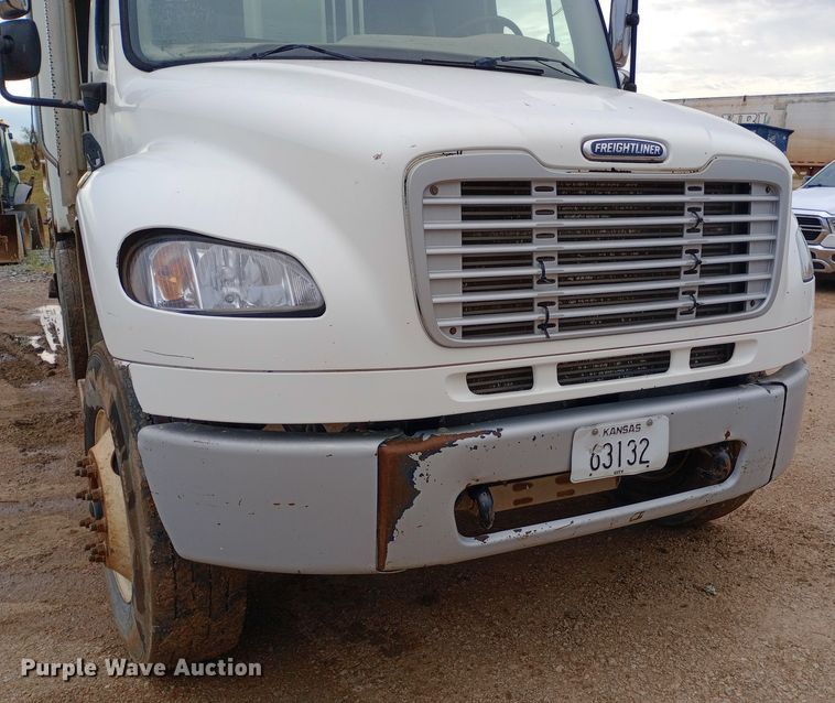 image for item DH1443 2006 Freightliner Business Class M2 refuse truck