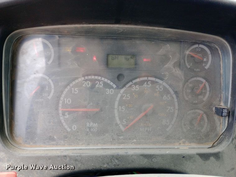 image for item DH1443 2006 Freightliner Business Class M2 refuse truck