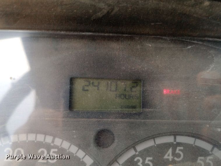 image for item DH1443 2006 Freightliner Business Class M2 refuse truck