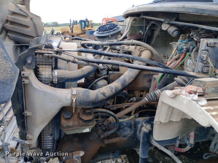 image for item DH1443 2006 Freightliner Business Class M2 refuse truck