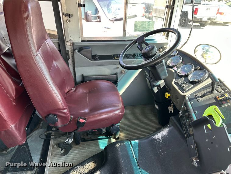 image for item DL0473 2010 Blue Bird All American school bus