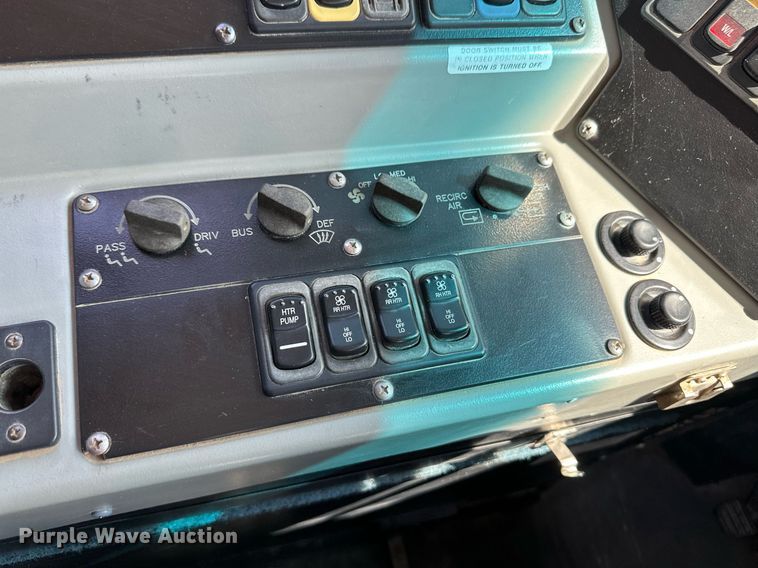 image for item DL0474 2009 Blue Bird Vision school bus