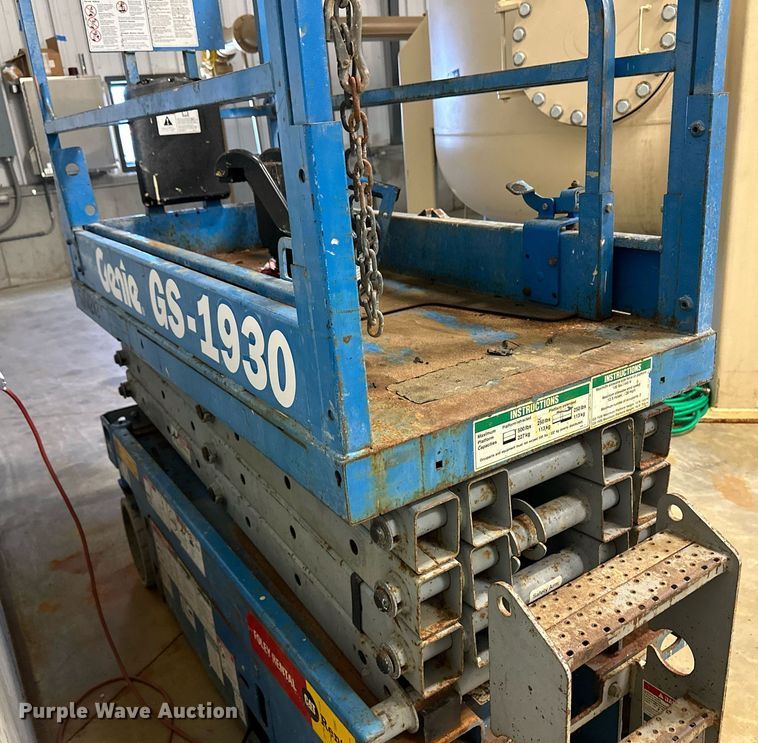 image for item DL0476 Genie GS-1930 scissor lift