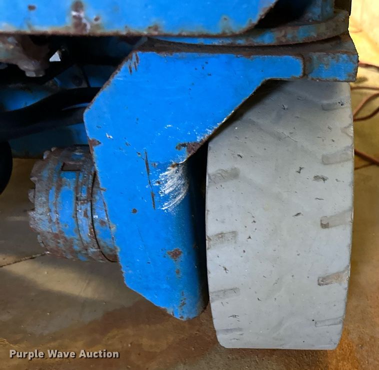 image for item DL0476 Genie GS-1930 scissor lift