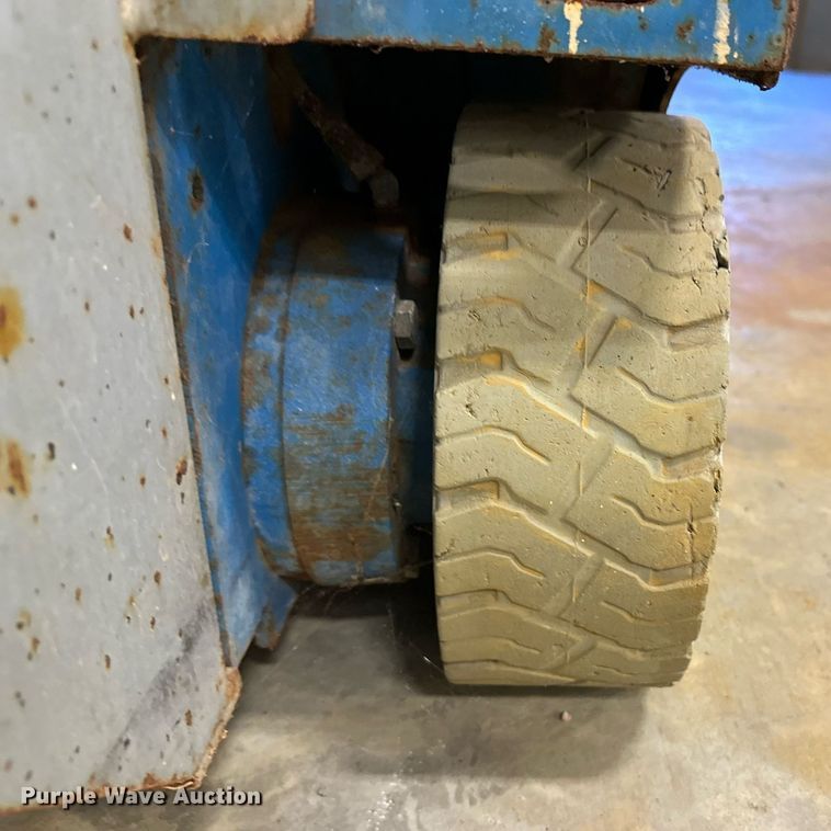 image for item DL0476 Genie GS-1930 scissor lift