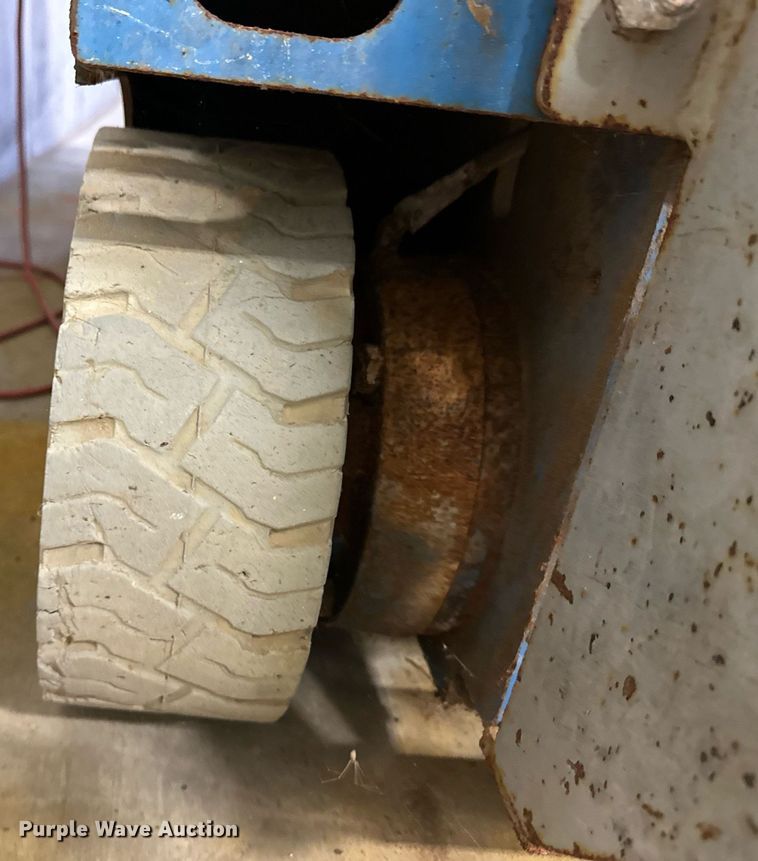 image for item DL0476 Genie GS-1930 scissor lift