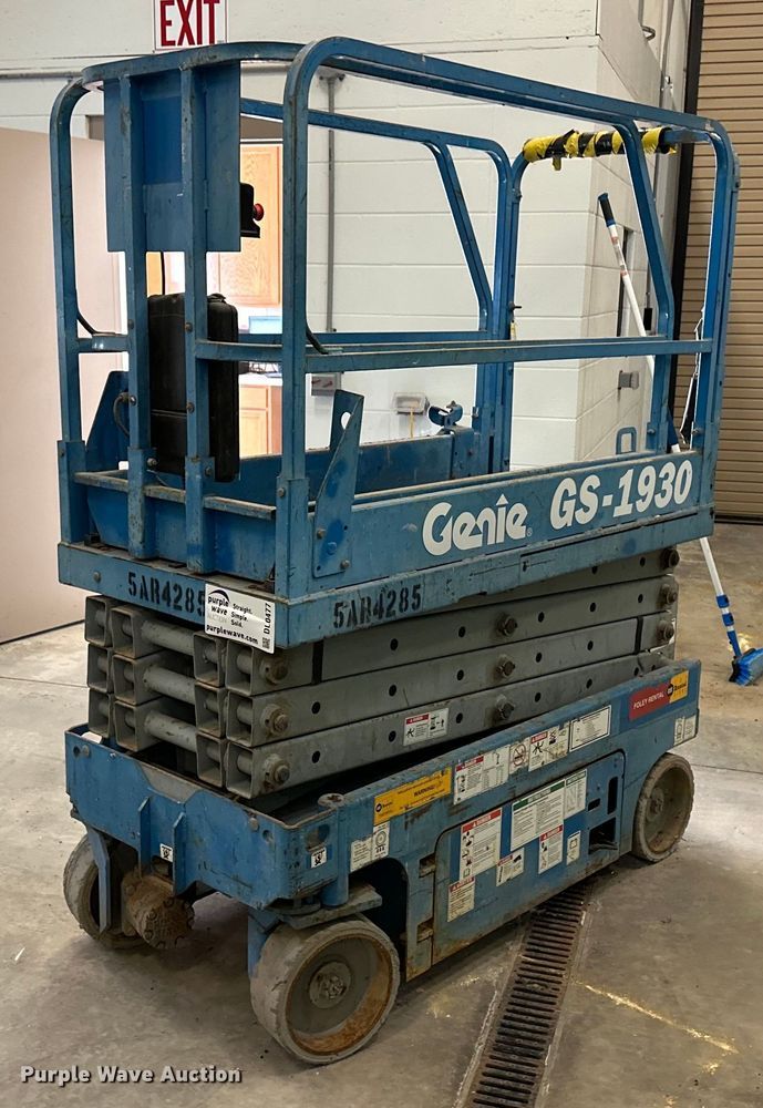 image for item DL0477 Genie GS-1930 scissor lift
