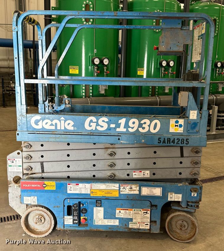 image for item DL0477 Genie GS-1930 scissor lift