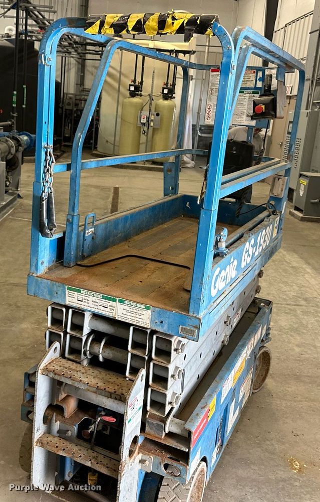 image for item DL0477 Genie GS-1930 scissor lift