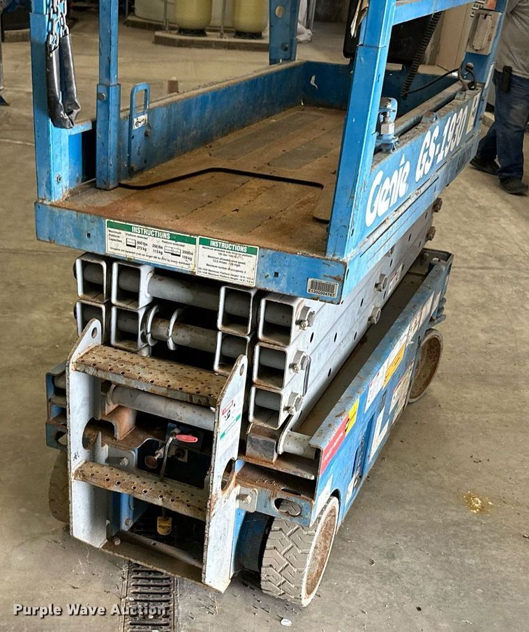 image for item DL0477 Genie GS-1930 scissor lift