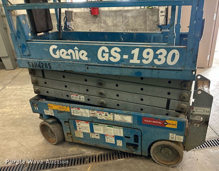 image for item DL0477 Genie GS-1930 scissor lift