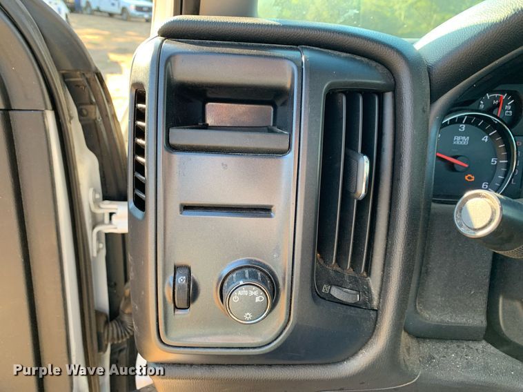 image for item DM1816 2018 Chevrolet  Silverado 1500   pickup truck