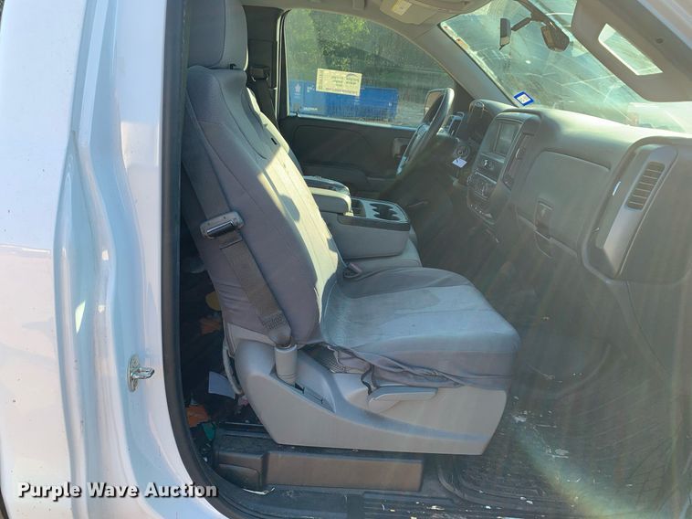 image for item DM1816 2018 Chevrolet  Silverado 1500   pickup truck