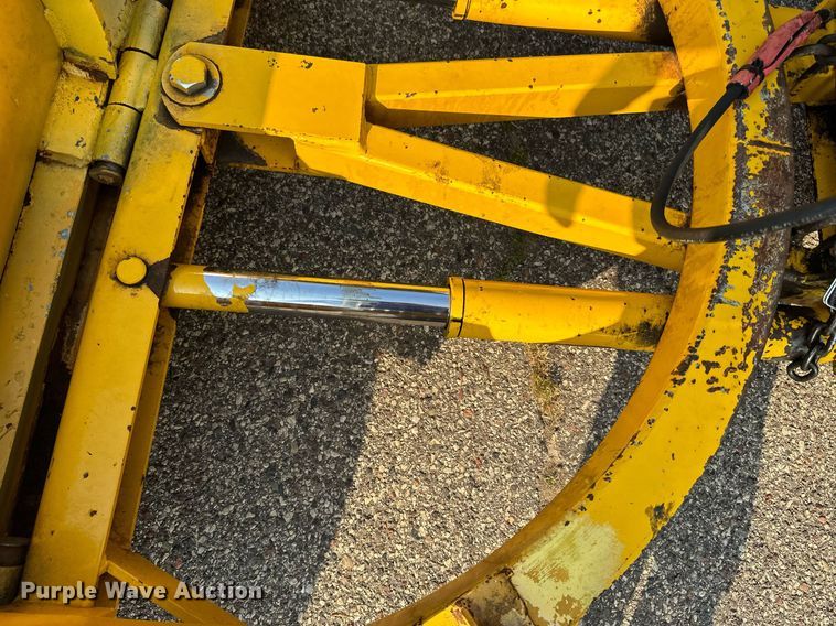 image for item DN0768 2012 Ford  F450 Super Duty XL dump truck