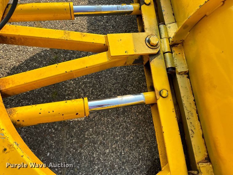 image for item DN0768 2012 Ford  F450 Super Duty XL dump truck